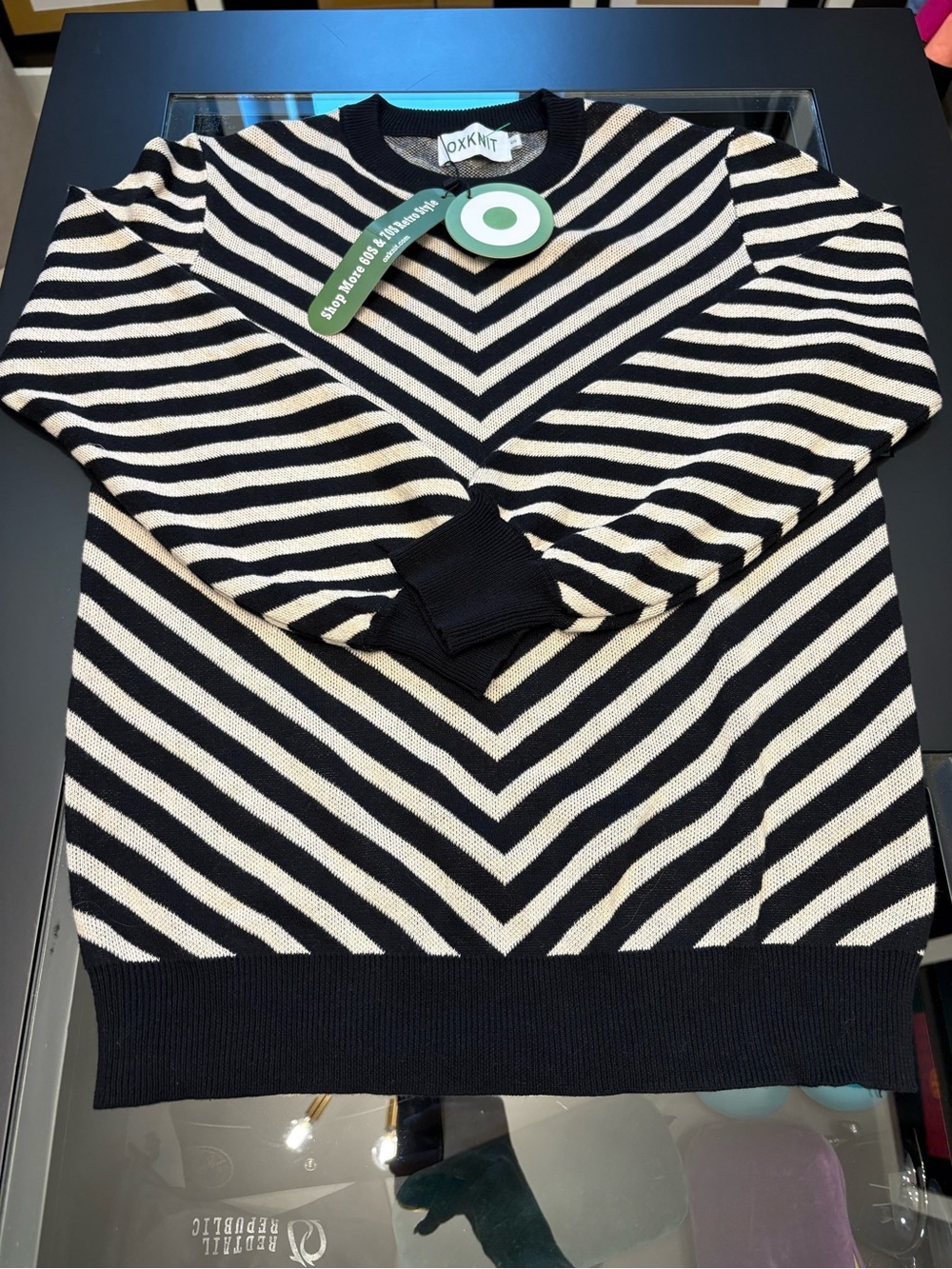 🆕🎉NWT Striped Chevron Crewneck Sweater in Black and Cream - Picture 5 of 9